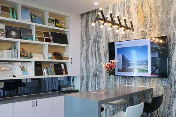 濟(jì)南裝修公司介紹連鎖店裝修應(yīng)該選擇清涼、降暑的色調(diào)